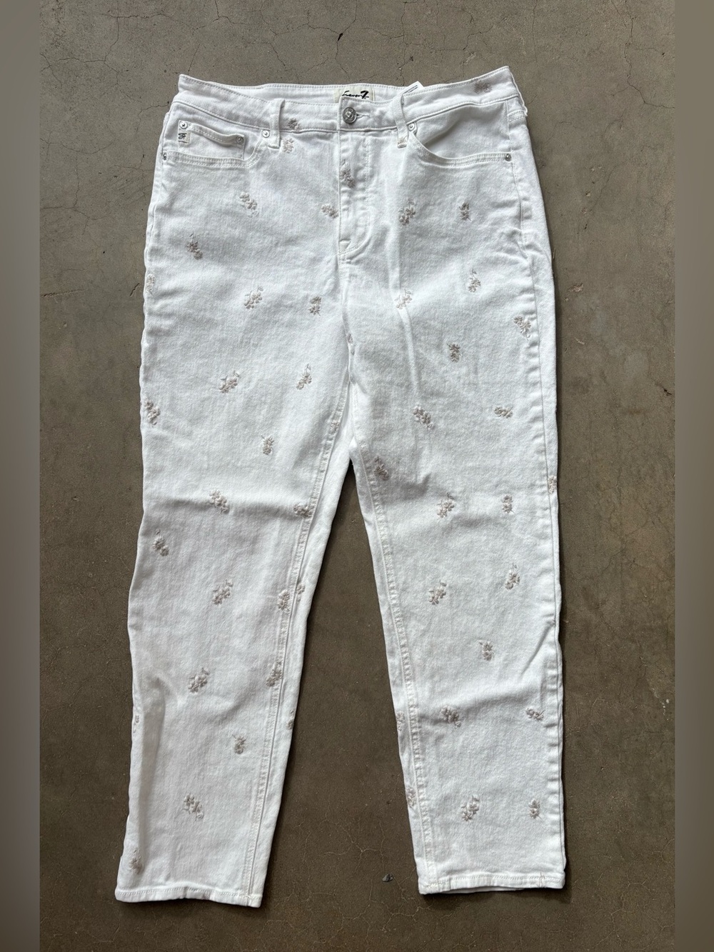Seven7 Premium Brand White Floral Embroidered 90s Straight Jeans - Size 12